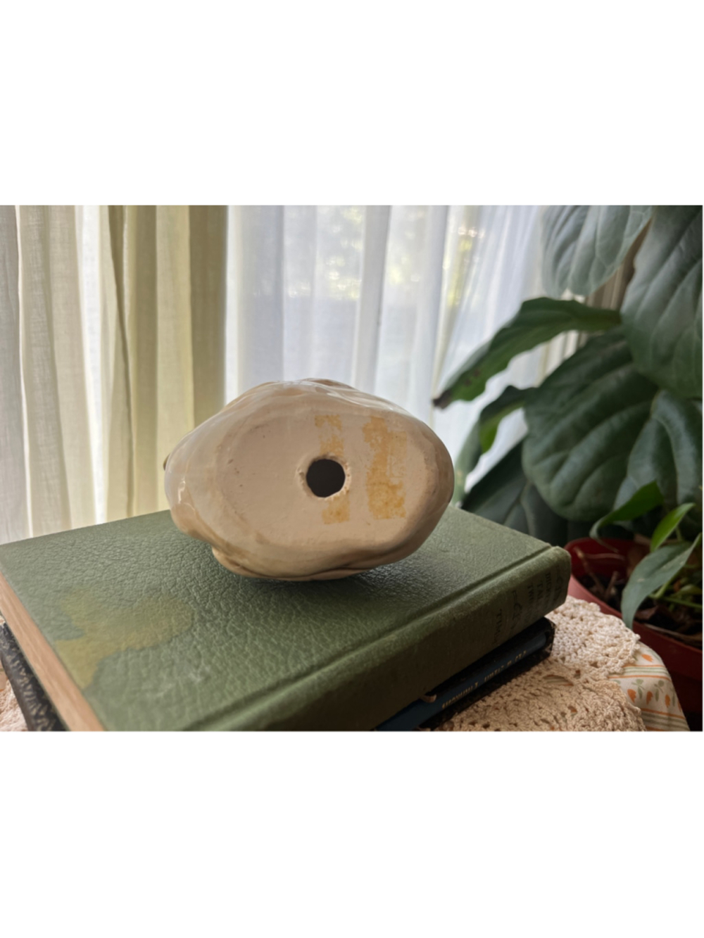 Vintage Beige & Gold Ceramic Duck Figurine - 4.5" Textured Sitting Duck - Picture 6 of 10